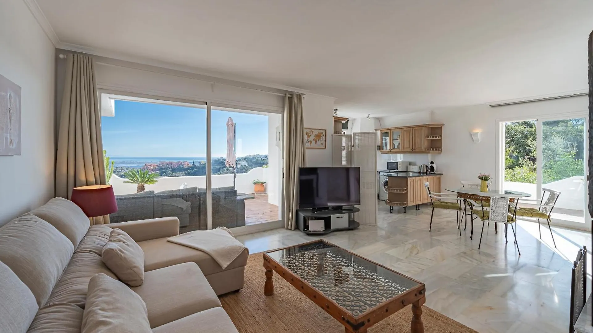 Apartamento Comfy 2Br, 2Bathroom, Parking, Pool, Sea Views, Elviria Alta Ojén