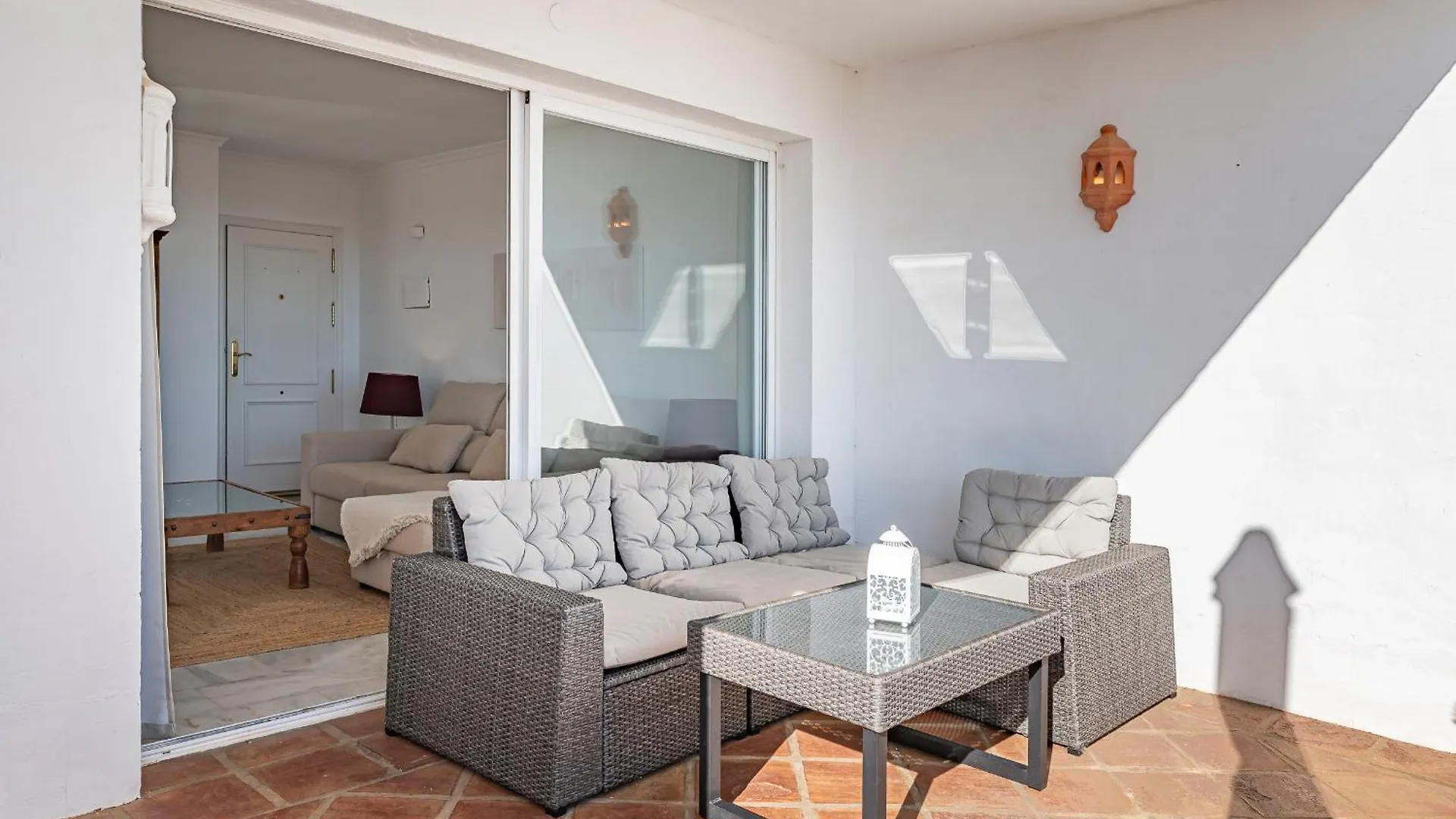 Comfy 2Br, 2Bathroom, Parking, Pool, Sea Views, Elviria Alta Ojén